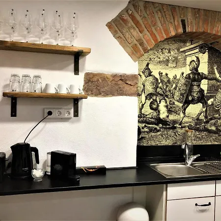 Historical Luxury Homes - Luxus Colloseum Apartment