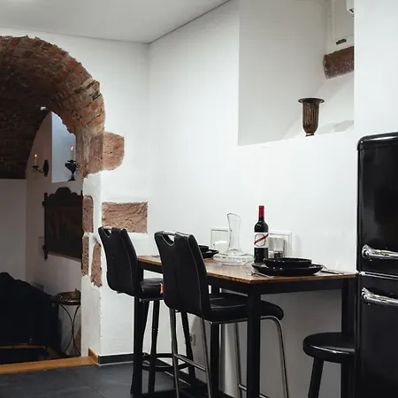 Historical Luxury Homes - Luxus Colloseum Apartment